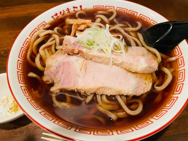 「中青井系中華そば 900円 月見玉 300円」@麺道はなもこしの写真