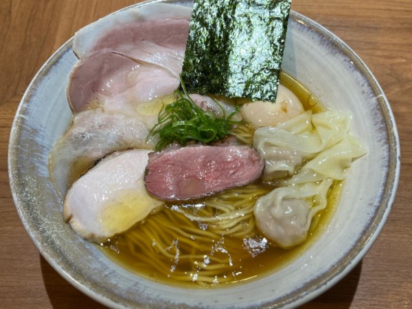 「特上醤油らぁめん」@Japanese Ramen 五感の写真