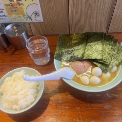 醤油並うずら海苔増し硬め濃いめ、ライス