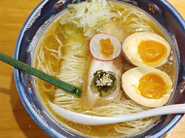 「純粋豚そば醤油+味付玉子」@なかごの写真