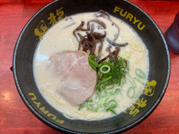 「とんこつらーめんやわカタバリ」@とんこつラーメン 博多風龍 渋谷店の写真