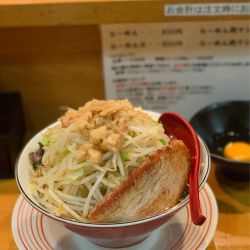 ラーメン(ニンニクアブラヤサイマシマシ)