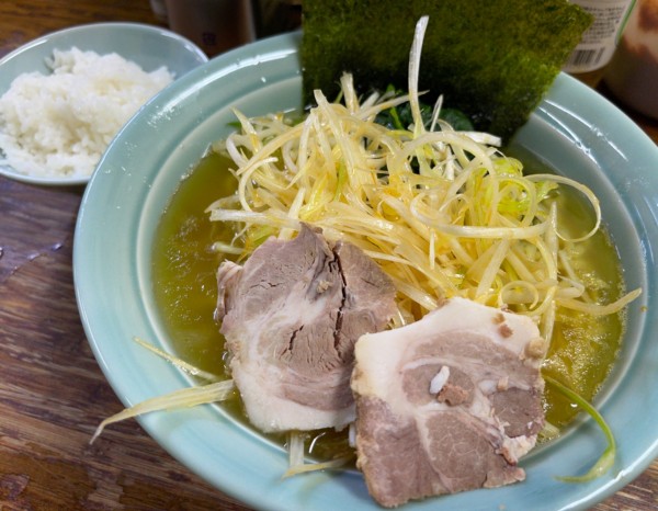 「ネギラーメン 中盛」@まこと家の写真