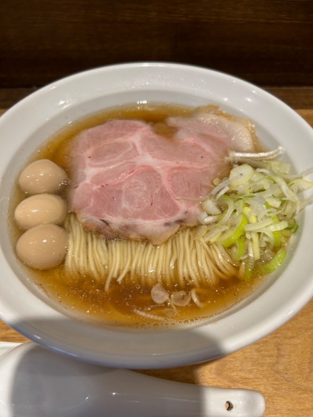 「銀鱗煮干そば950円➕うずら味玉(3個)➕和え玉A」@NIBOSHIMANIAの写真