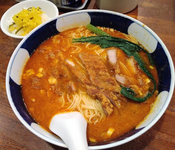 「排骨担々麺 1100円 大盛り 150円（大辛）」@支那麺 はしご 入船店の写真