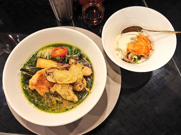 「カキとバジルの塩ラーメン・キンメ鯛フリット増し、など」@トーキョーニューミクスチャーヌードル 八咫烏 CHIKARABOの写真