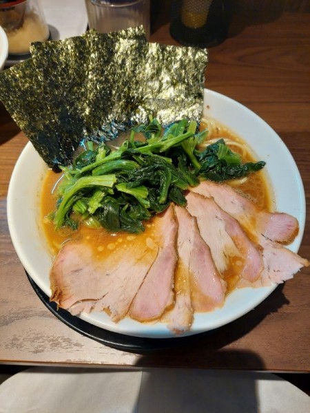 「チャーシュー麺＋レン草＋ライス」@横浜家系らーめん 輝道家 水道橋駅前店の写真