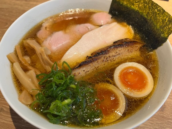 「貝出汁ラーメン醤油」@貝出汁ラーめん クラムの写真