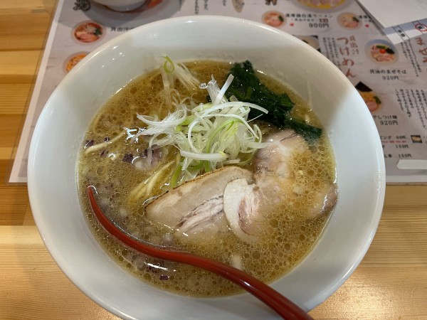 「濃厚鶏白湯　醤油」@貝出汁ラーメン 緑彩亭の写真