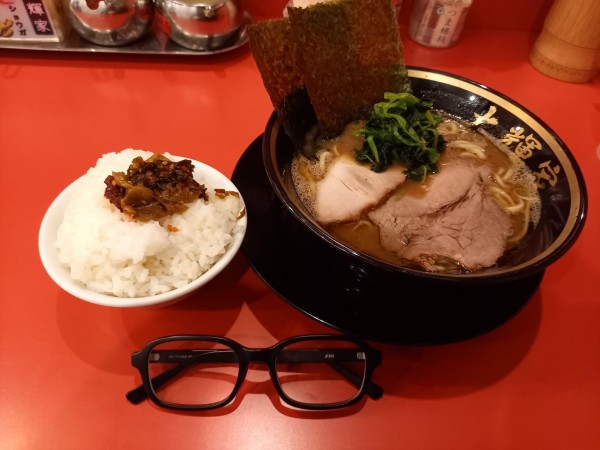 「朝ラーメン(並)かため・多め」@横浜家系ラーメン 大輝家の写真