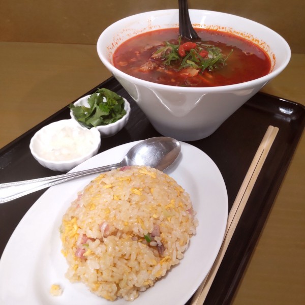 「サービスチャーハン（無料）」@牛骨ラーメン 不二家 蒲田店の写真