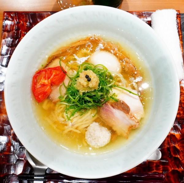 「味玉 塩そば（手揉み麺）＋焼売＋ビール」@饗 くろ㐂の写真