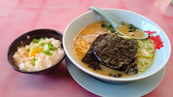 「醤油ラーメン+TGK」@山岡家 柏店の写真