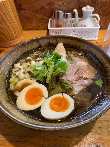 「石臼引き中華そば+味玉」@富良野 とみ川の写真