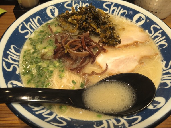 「高菜ラーメン」@博多らーめん ShinShin 福岡PARCO店の写真