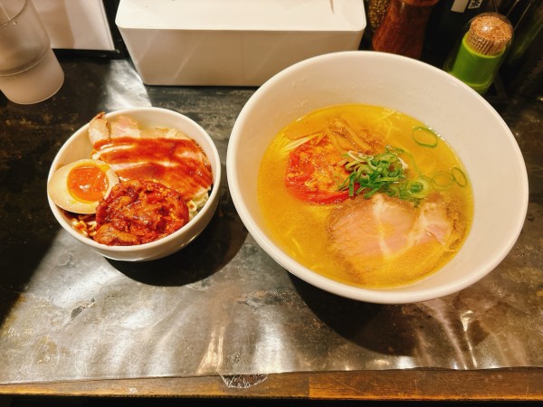 「塩そば+ローストトマト丼」@中華そば かなでの写真