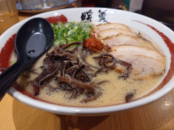 「ラーメン(TOPキクラゲ)」@ラーメン暖暮 海老名店の写真