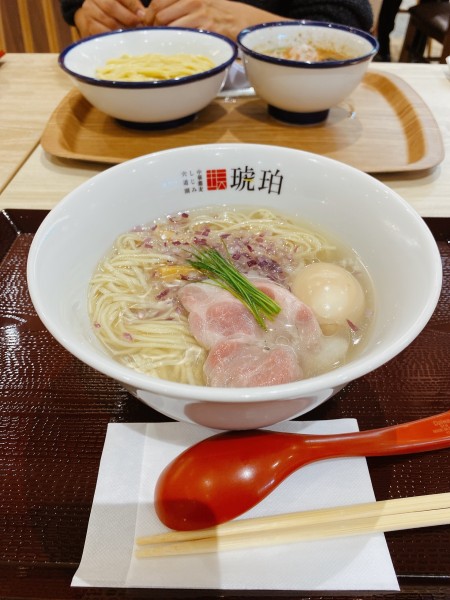 「宍道湖しじみ中華そば　味玉」@宍道湖しじみ中華蕎麦 琥珀 ららぽーと福岡店の写真