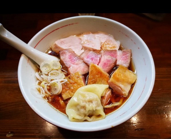 「ラーメン大盛り　得肉三昧　ワンタン1個」@らーめん かねかつの写真