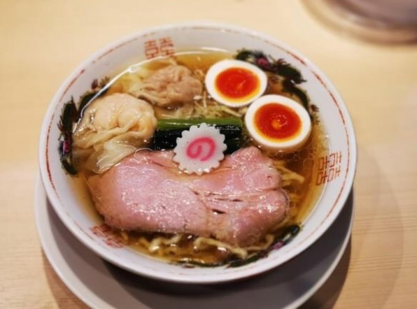 「白だしラーメン　ちょっとずつワンタン」@キング製麺の写真