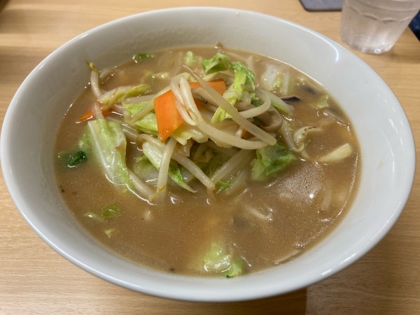 「野菜たっぷりとんこつ正油ラーメン（金曜日限定）」@NAGASHARIの写真