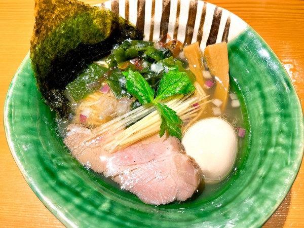 「かぐやラーメン　塩（980円）、味玉（CP）」@麺屋 かぐやの写真