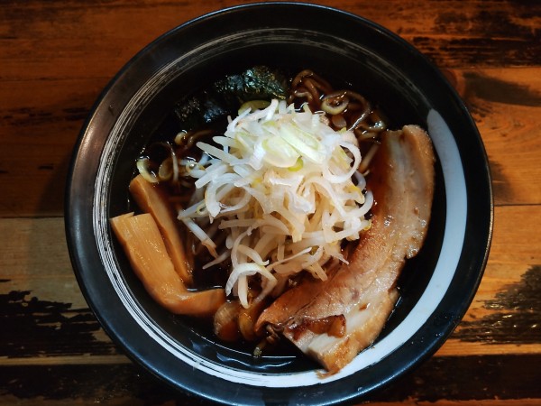 「京介醤油ラーメン」@つけめん屋 赤羽京介の写真