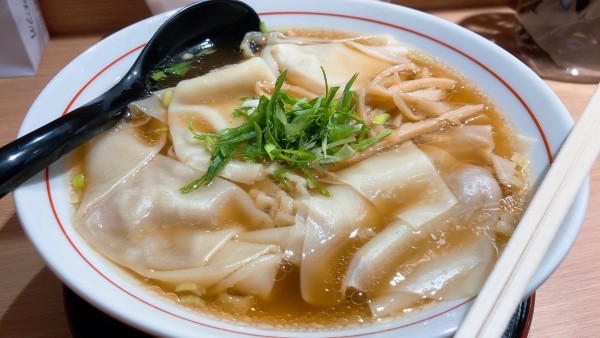 「ふわとろワンタン入り中華そば」@中華そば HIKAEMEの写真