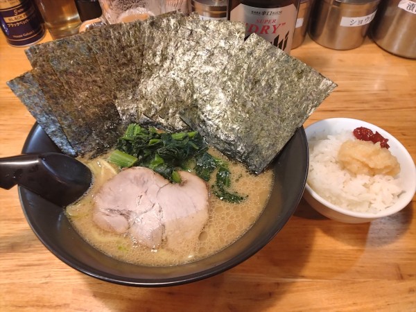 「ラーメン(並)¥700+のりW¥200+ライス無料+瓶ビール」@麺選 吟風 赤羽店の写真