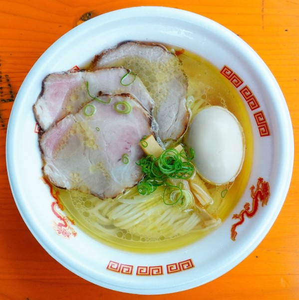 「【寿製麺よしかわ】名古屋コーチンの極上炙り肉中華そば塩＋味玉」@大つけ麺博 Presents 日本ラーメン大百科の写真