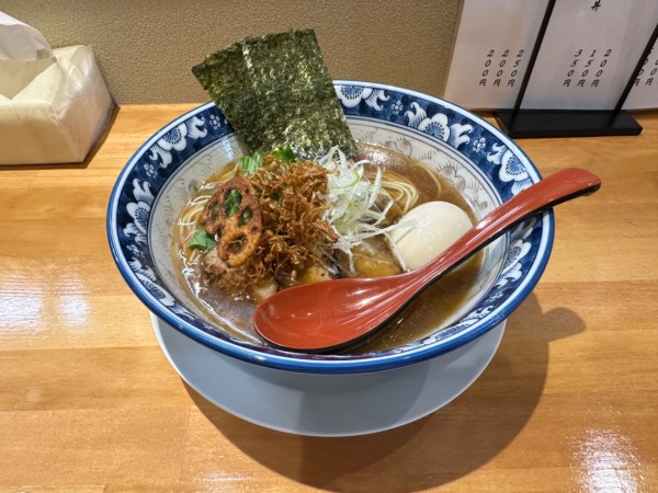 「特製煮干し醤油らぁめん（並盛・140g）1,100円」@麺処 桂の写真