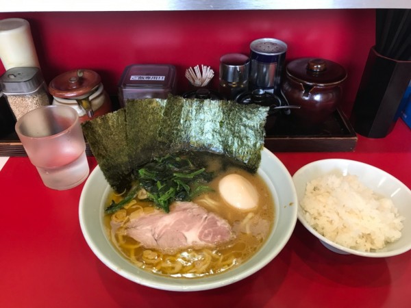 「朝ラーセット＋味玉＋のり3枚」@横浜家系らーめん たま家の写真