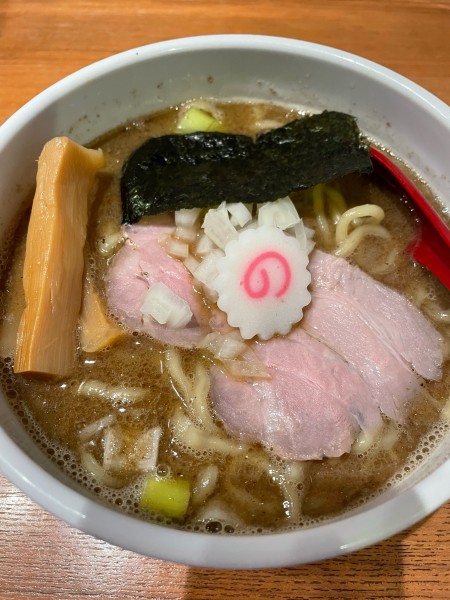 「煮干し中華そば」@煮干中華そば 鈴蘭 新宿店の写真