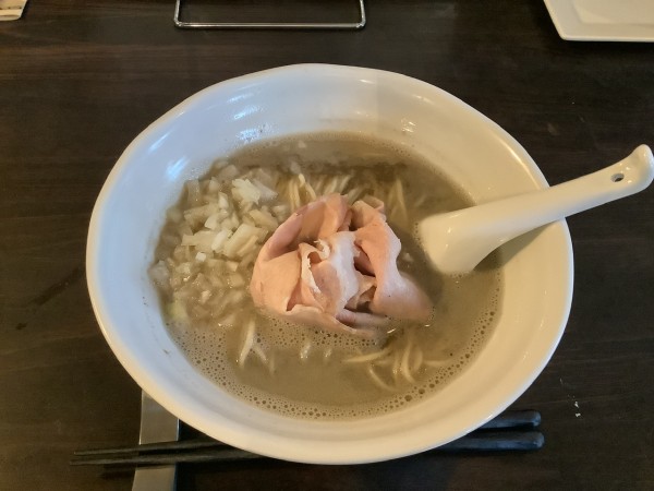 「煮干そばclassic 900円　＋　黒酢の和え玉300円」@小田原丿貫の写真