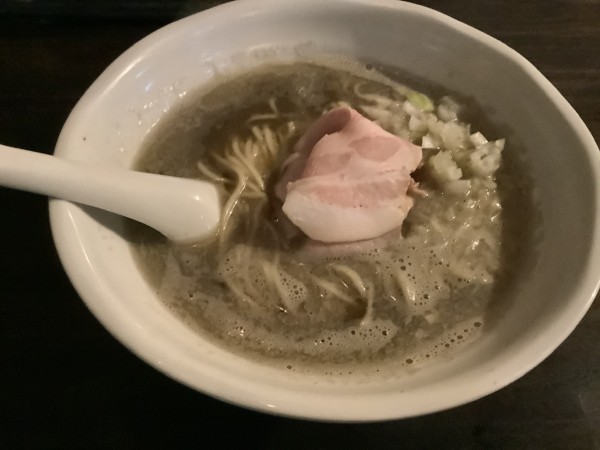 「煮干そば900円＋浅蜊の和え玉350円」@小田原丿貫の写真