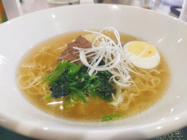 「牛骨ラーメンとミニカルビ丼」@東我孫子カントリークラブの写真