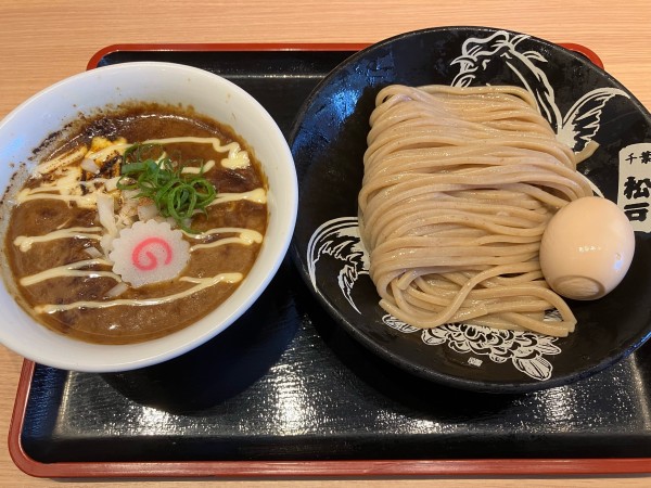 「カレーつけ麺ミニ950円チーズ100円半熟味玉120円」@松戸富田製麺 ららぽーとTOKYO-BAY店の写真