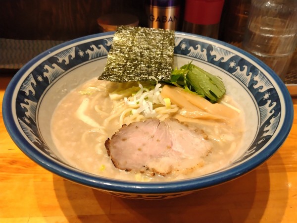 「濃熟塩らーめん」@○心厨房の写真