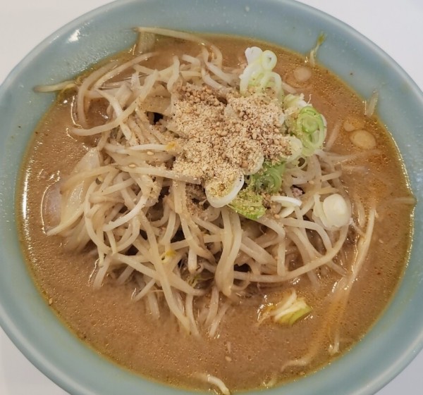 「みそラーメン ８００円」@えぞっ子 見和店の写真