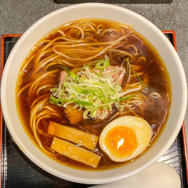 「丸鶏たまり醤油らぁ麺（麺少なめ）¥970」@らぁ麺 幸跳の写真