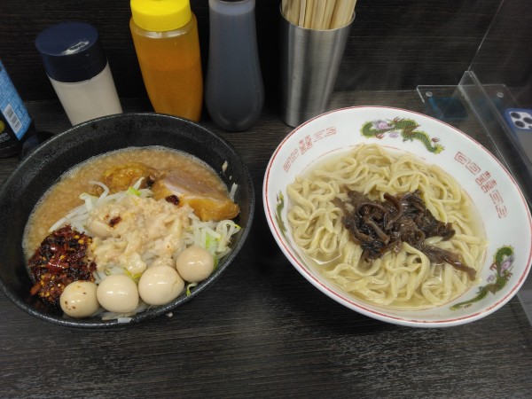 「つけ麺熱盛、うずら、ラー油」@ラーメン二郎 川越店の写真