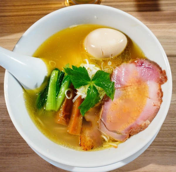 「塩そば＋半熟煮卵＋生ビール」@麺や 豊の写真