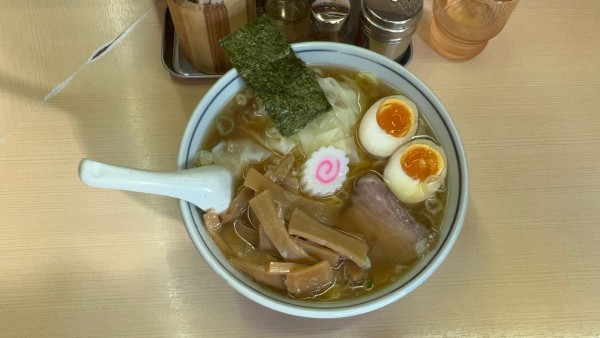 「わんたんめん玉子入り大盛　めんま」@いつみ屋の写真