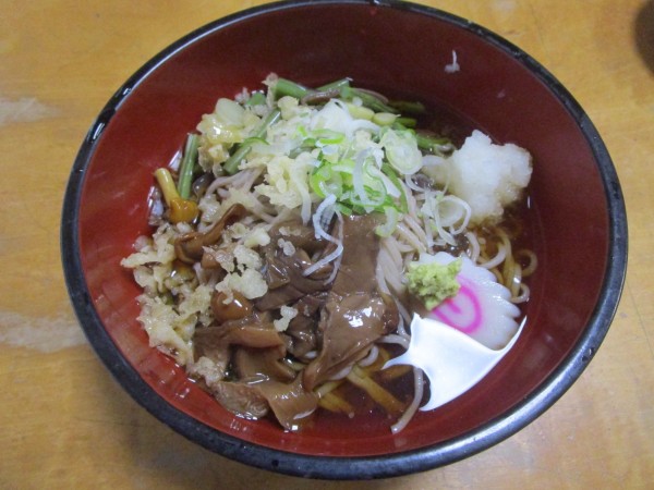 「冷やし山菜そば 950円」@山島屋の写真