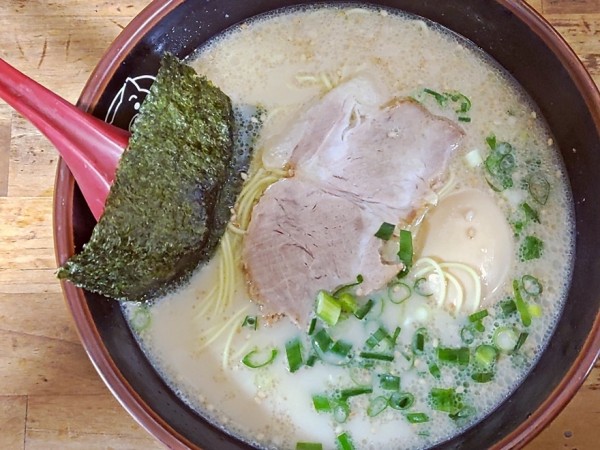 「博多ラーメン＋味付玉子」@博多ラーメン長浜や 上野店の写真