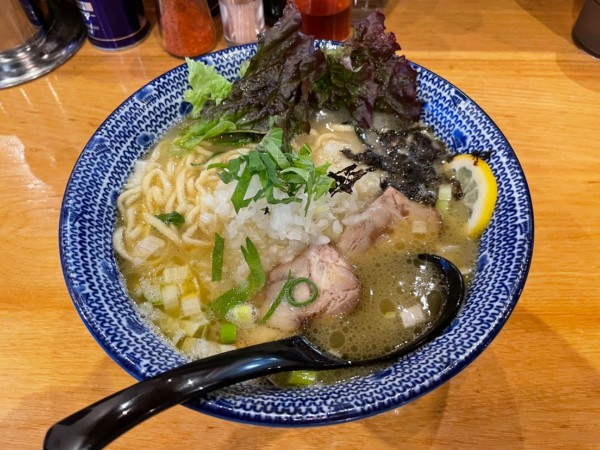 「濃厚鶏そば」@麺 やまだの写真