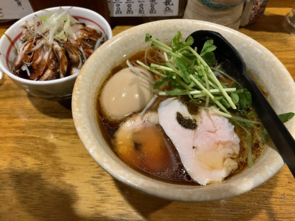 「醤油らぁうめん+味玉」@らぁうめん酉のの写真