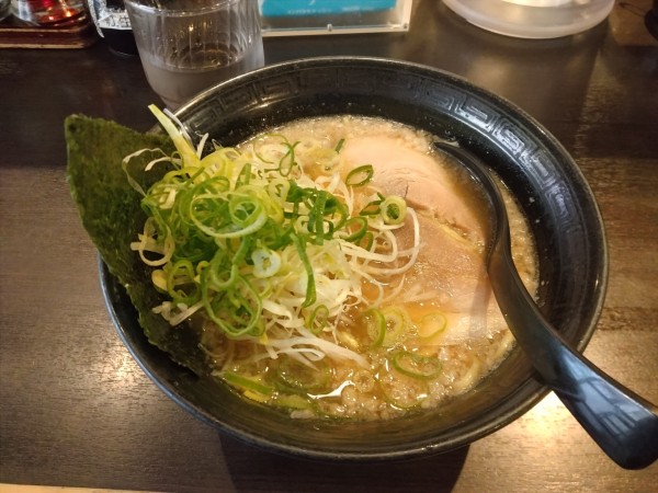 「背脂ネギラーメン」@だるまのめ 狛江店の写真