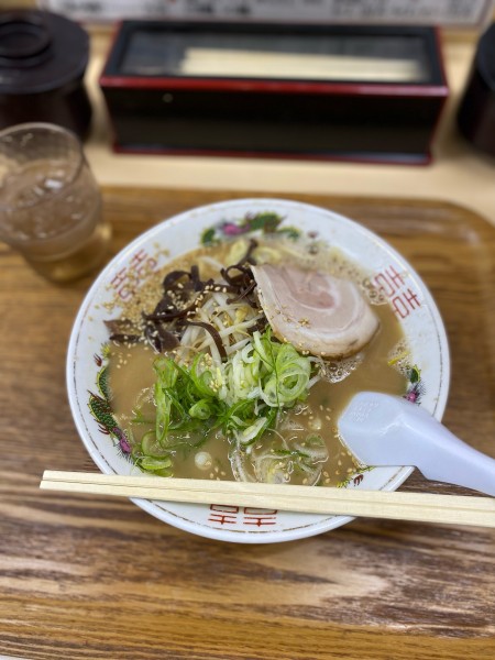 「福山醤油とんこつらーめん」@八十吉の写真