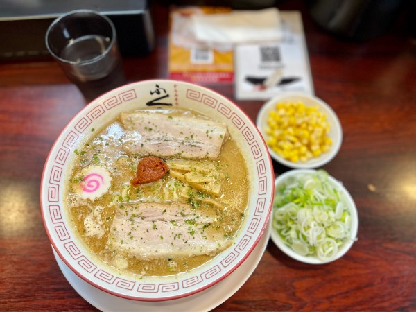 「からみそラーメン(2辛)＋ねぎ+コーン」@からみそラーメン ふくろうの写真